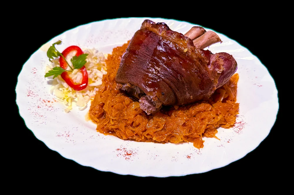 Braised cabbage with pork knuckle